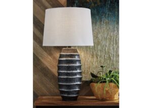 Lampara de mesa plateada Billow de Ashley